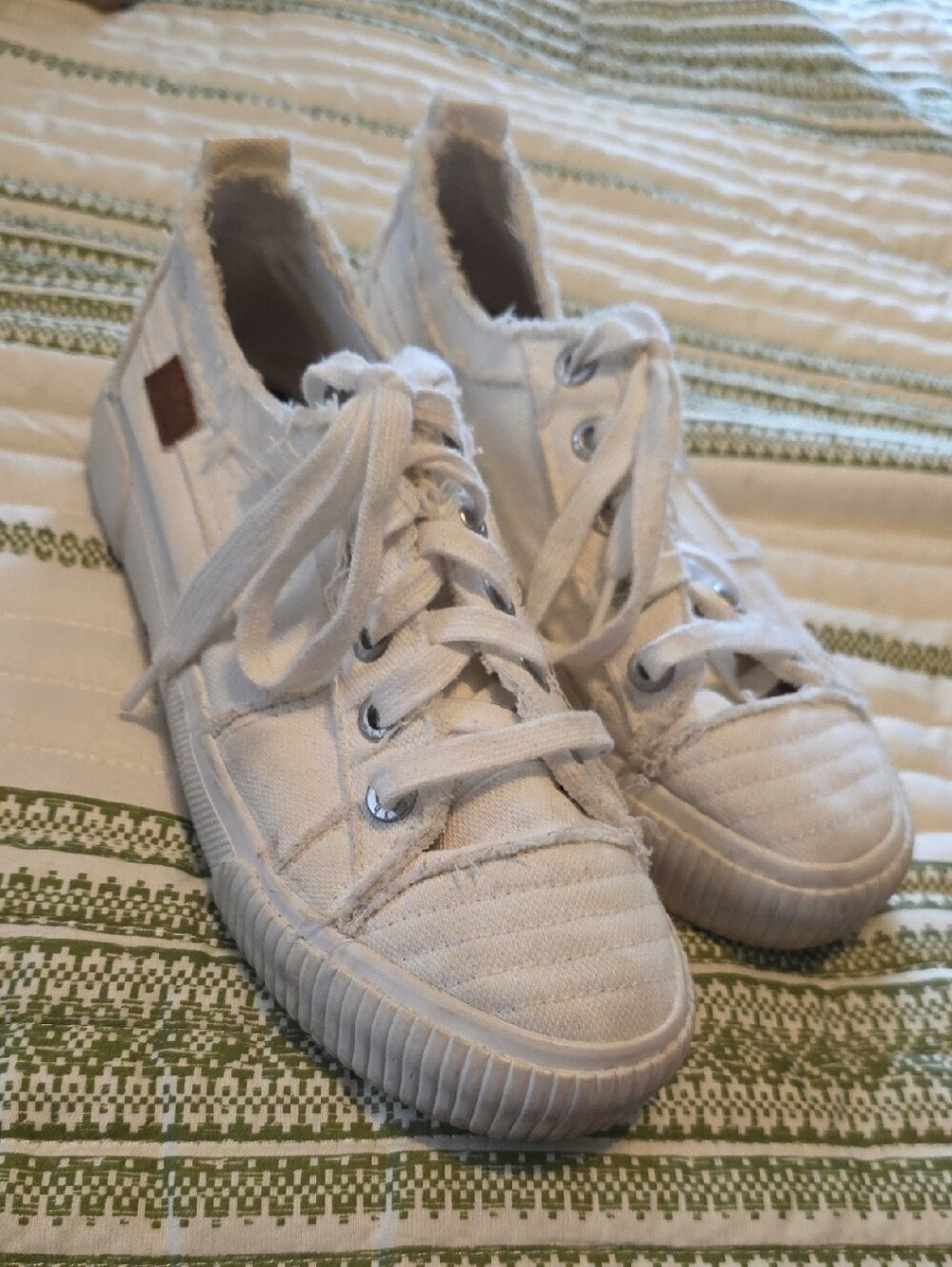 Blowfish Malibu Casual Off-White Canvas Lace-Up Sneakers